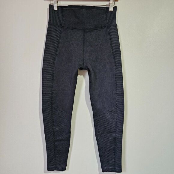 EUC LIKE NEW OFFLINE BY AERIE SEAMLESS HI RISE LEGGINGS CROP / 7/8 SIZE MEDIUM - Picture 1 of 16
